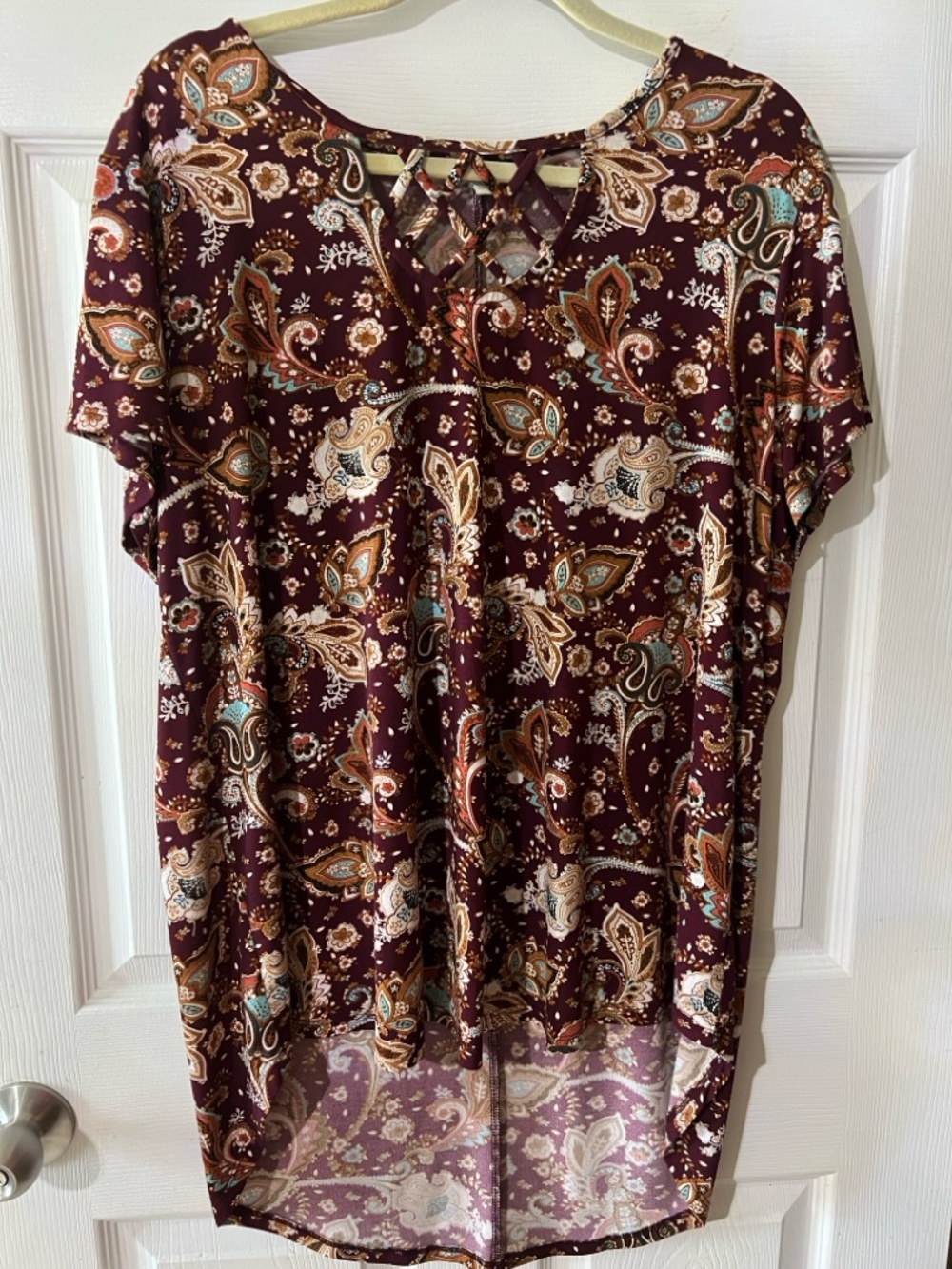Cato Women’s Burgundy Paisley Short Sleeve Top with Lattice Neckline 18/20w